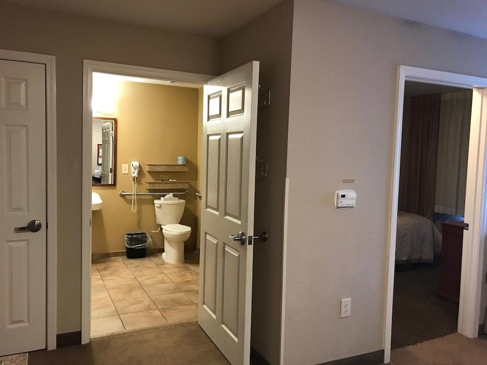 Candlewood Suites Kansas City Airport Eksteriør bilde