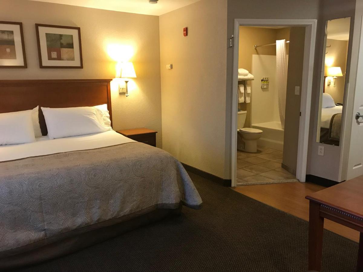 Candlewood Suites Kansas City Airport Eksteriør bilde
